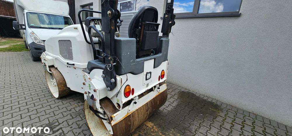 Caterpillar CAT CB 24 B cat CB24B walec drogowy - 3