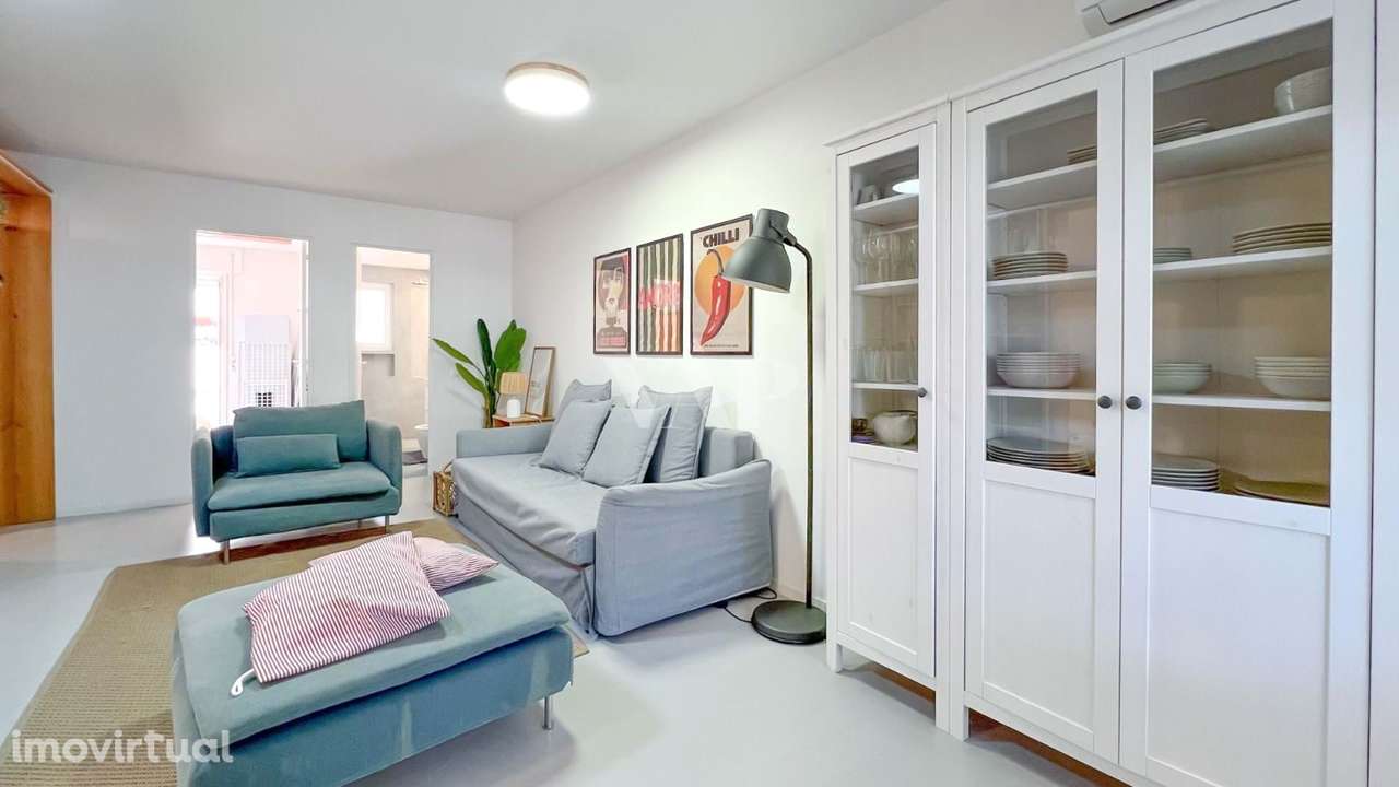 Apartamento com 2 Quartos, Terraço Privado e Estacionamento na Marina - Grande imagem: 5/15