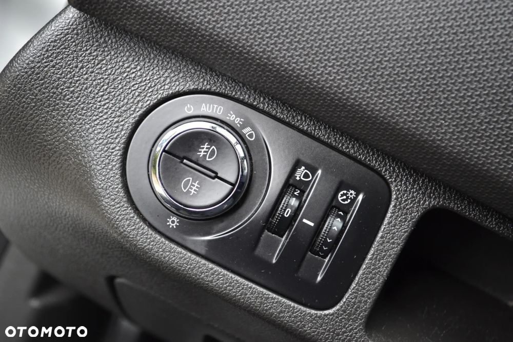 Opel Meriva 1.4 T Cosmo - 24