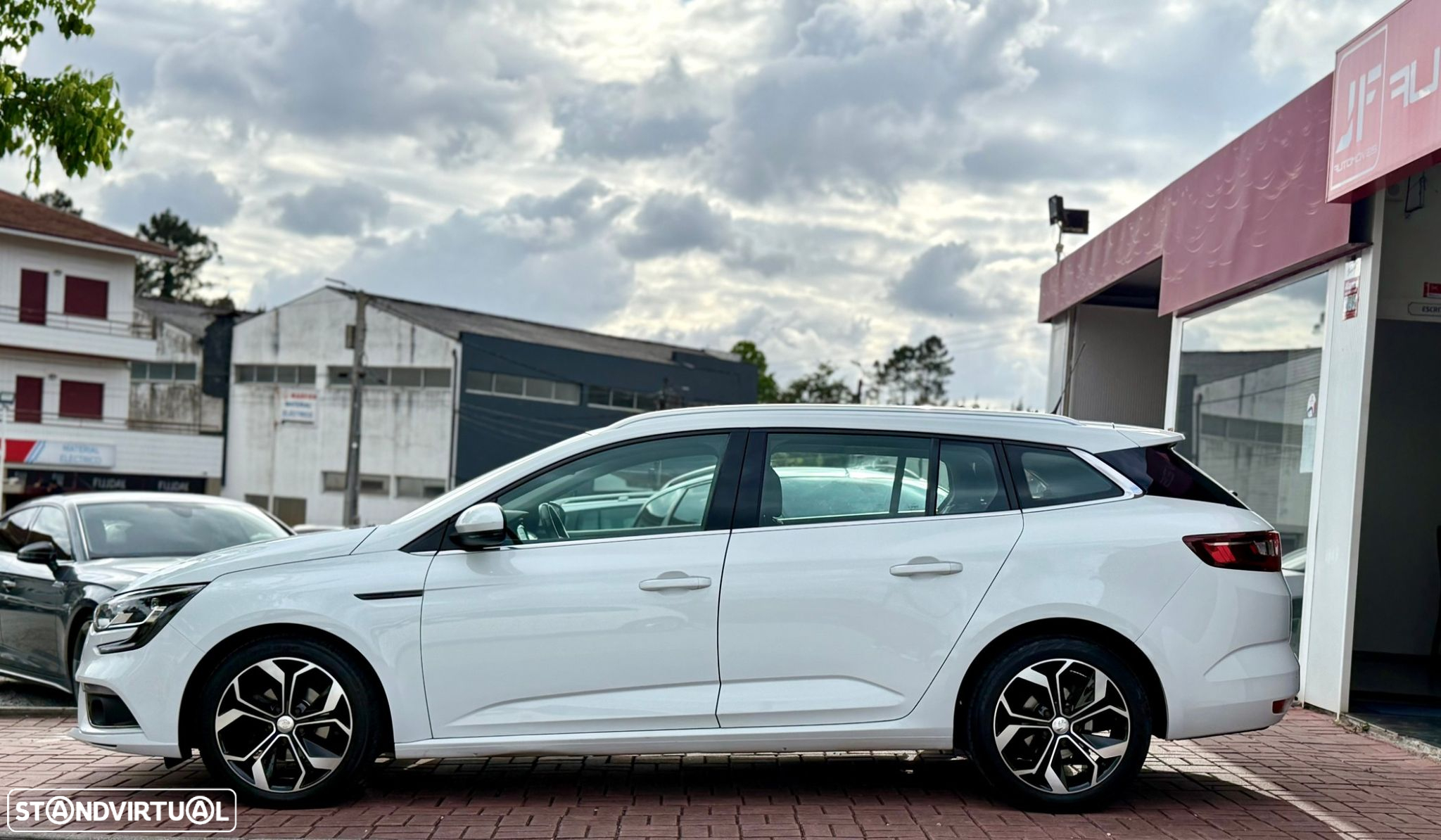 Renault Mégane Sport Tourer - 11