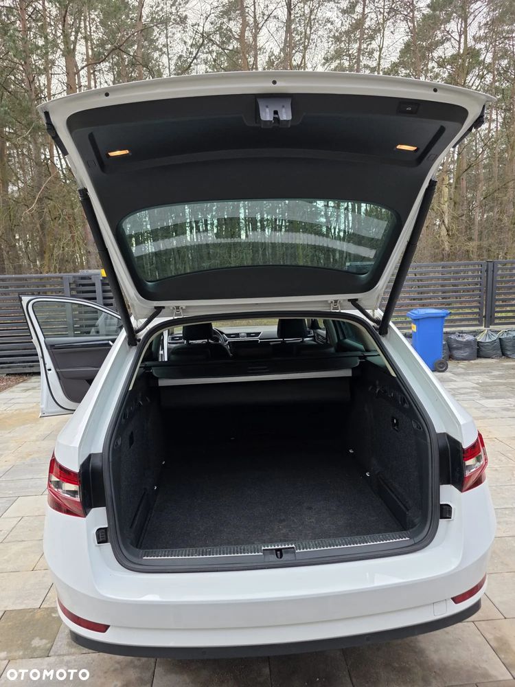 Skoda Superb 2.0 TDI L&K DSG - 4