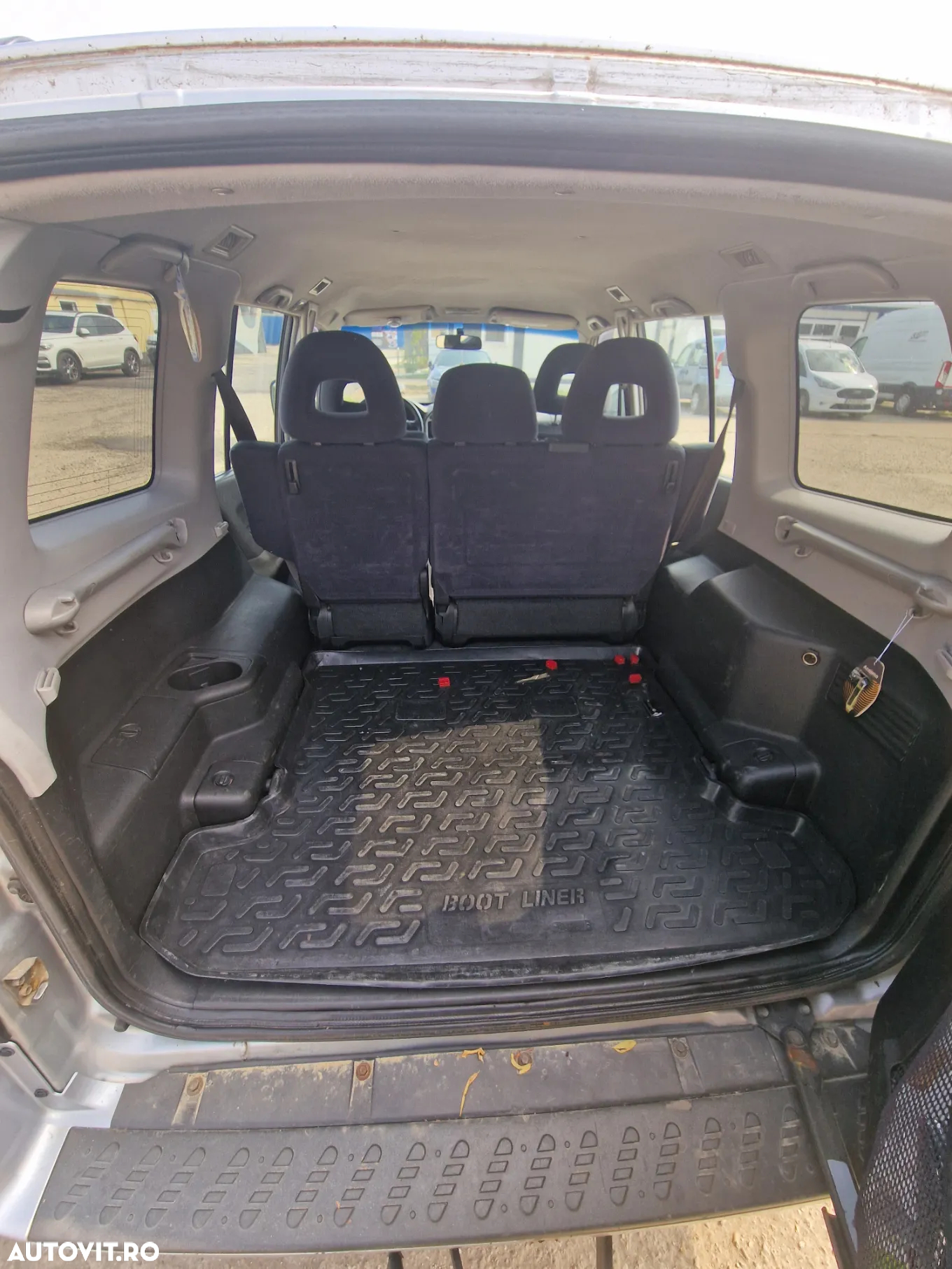 Mitsubishi Pajero - 12