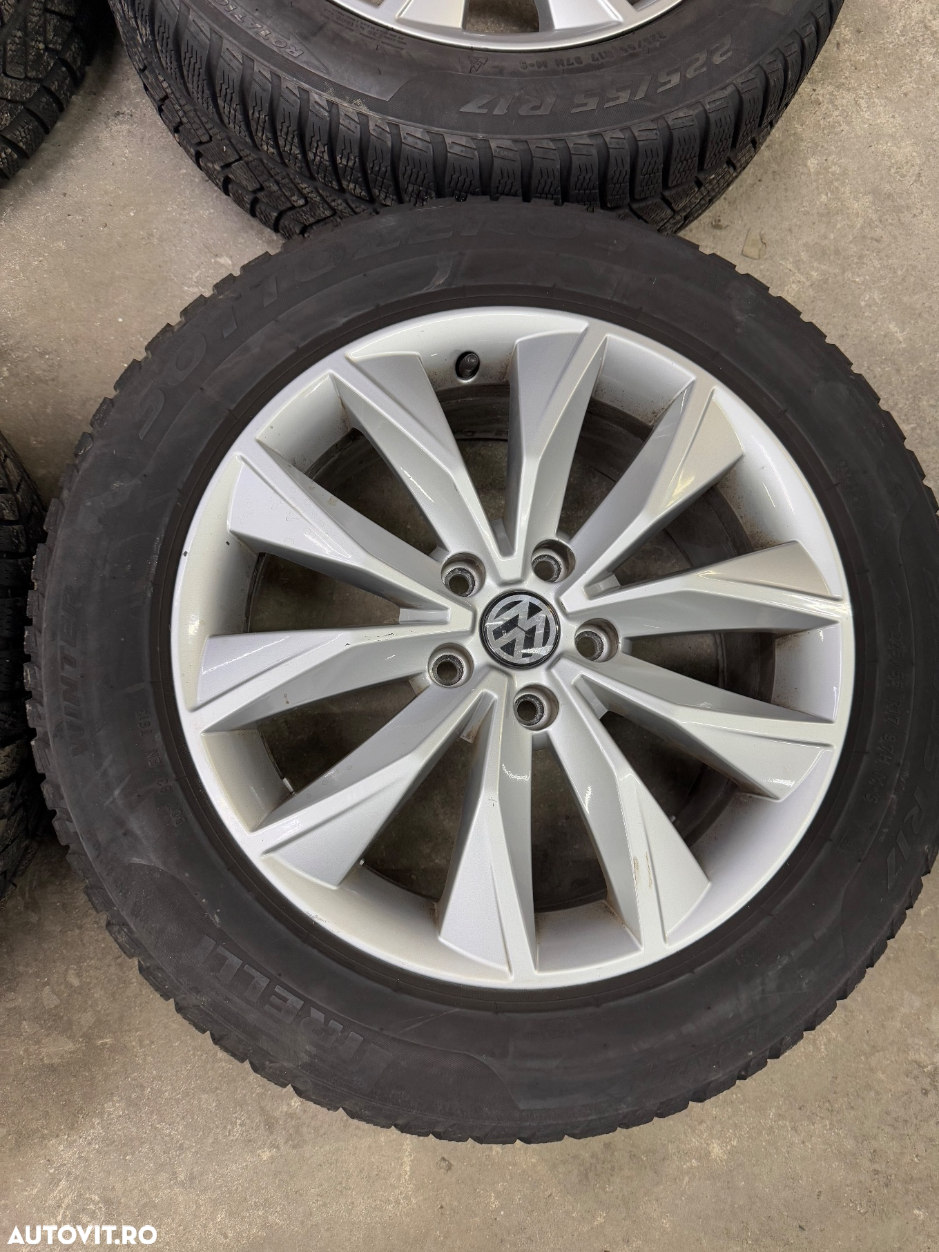 Set jante aliaj VW T-ROC , SEAT ATECA cu cauciucuri iarna 225/55R17 uzura 30% - 3