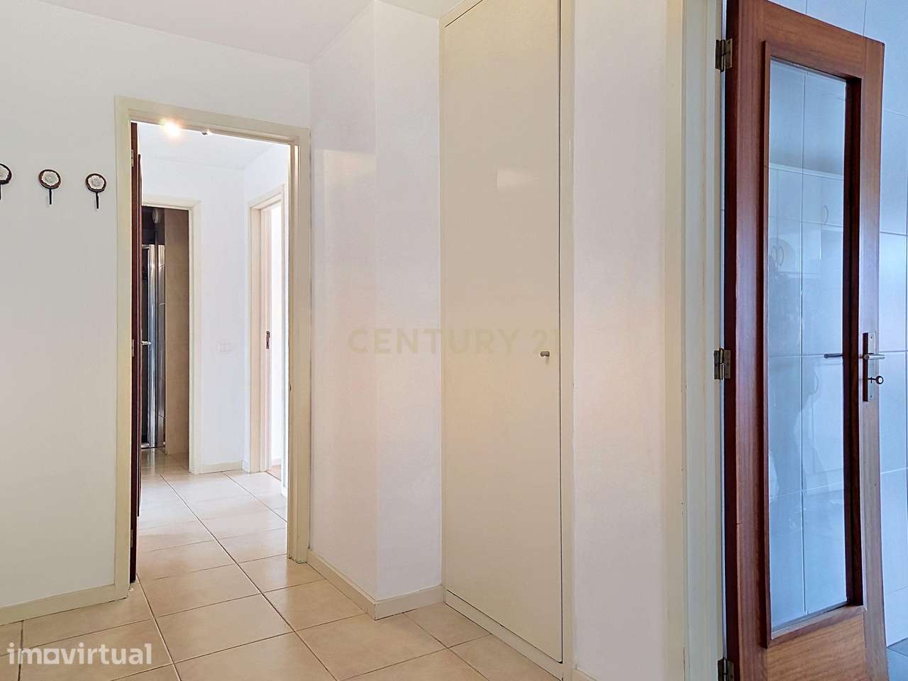 Apartamento T2, como novo, 2 lug. garagem+Arrumos - Valongo - Grande imagem: 5/17
