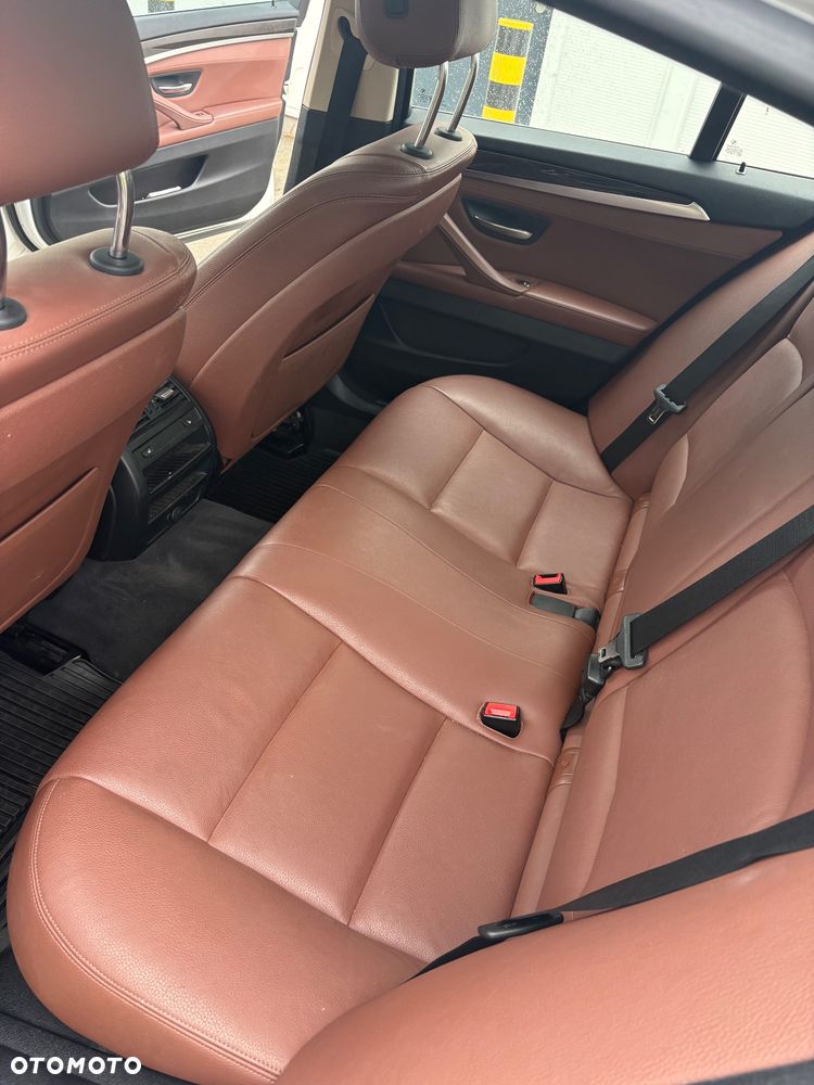 BMW Seria 5 535i xDrive - 6