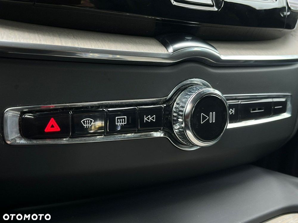 Volvo XC 60 B5 D AWD Inscription - 28