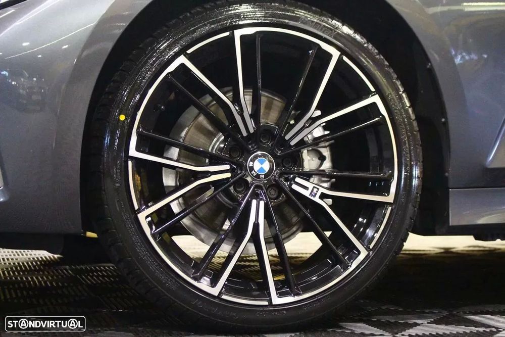 BMW 318 d Line Luxury Auto - 4