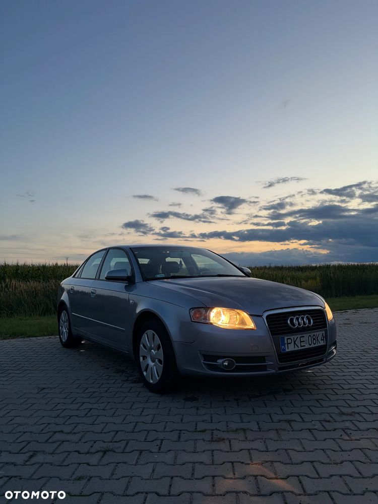 Audi A4 Limousine - 3