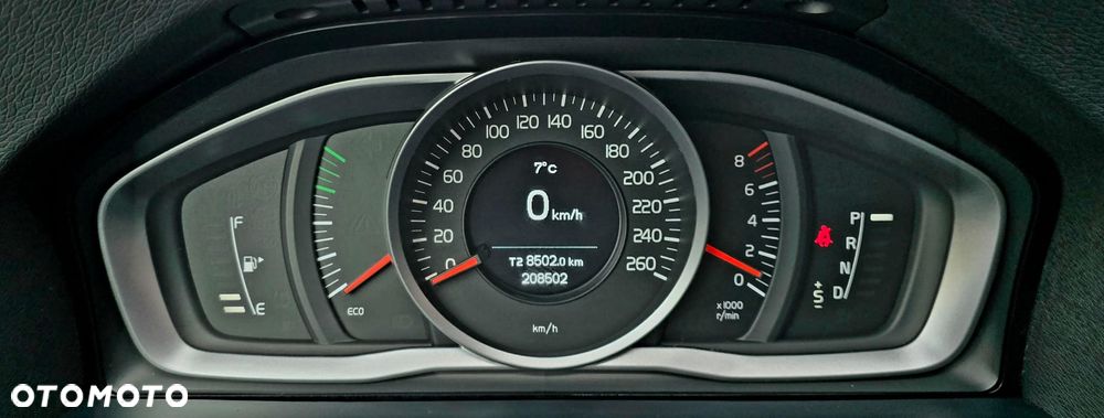 Volvo V60 T3 Momentum - 25