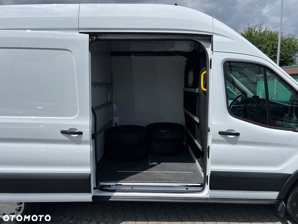 Ford Transit - 22