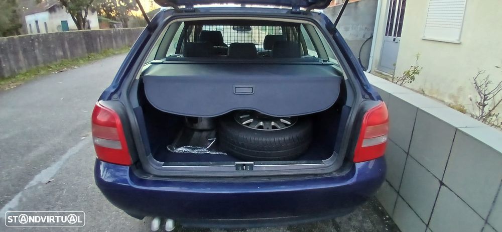 Audi A4 Avant 1.9 TDI Attraction - 17