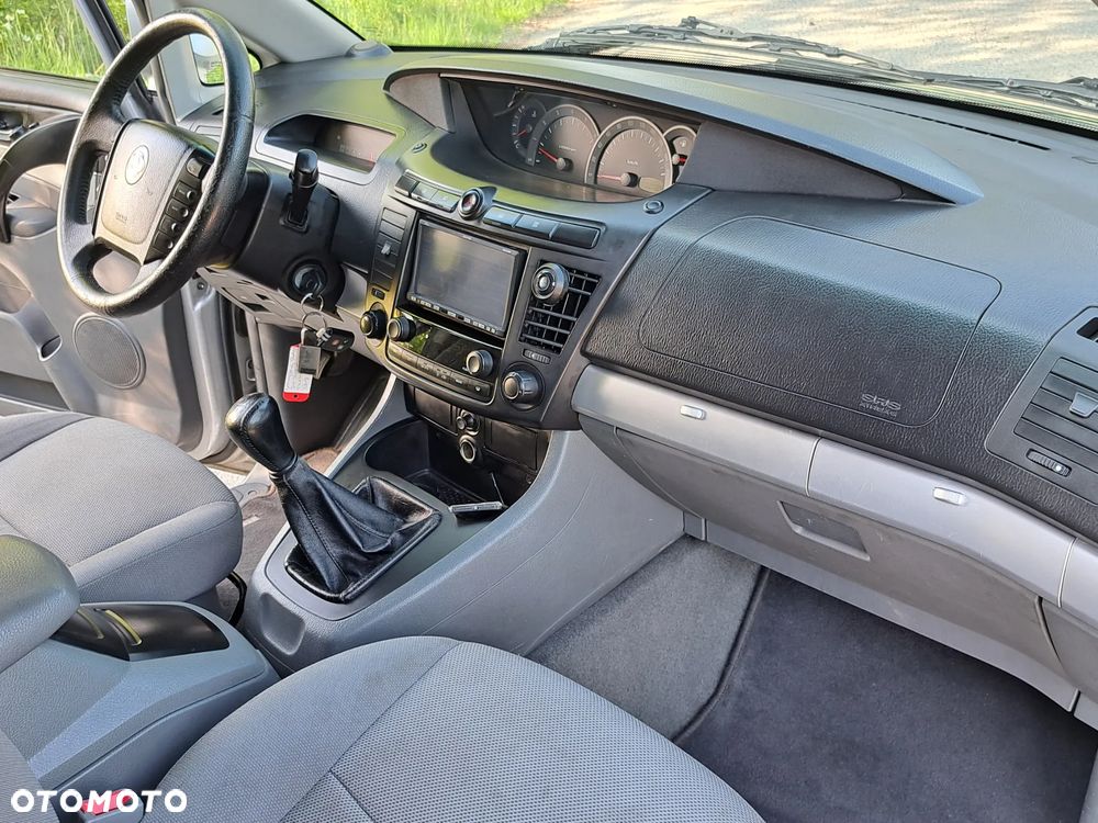 SsangYong/KGM Rodius - 2