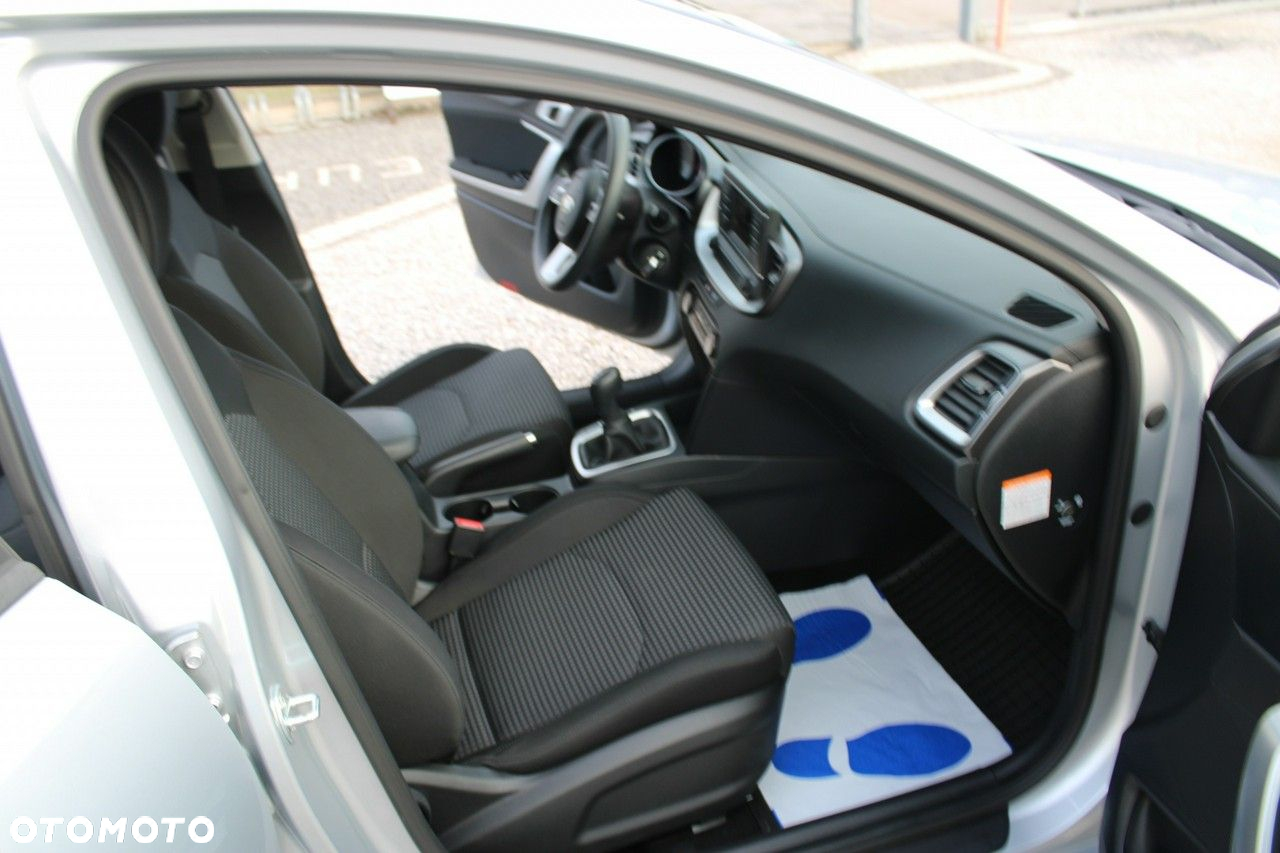 Kia Ceed - 30