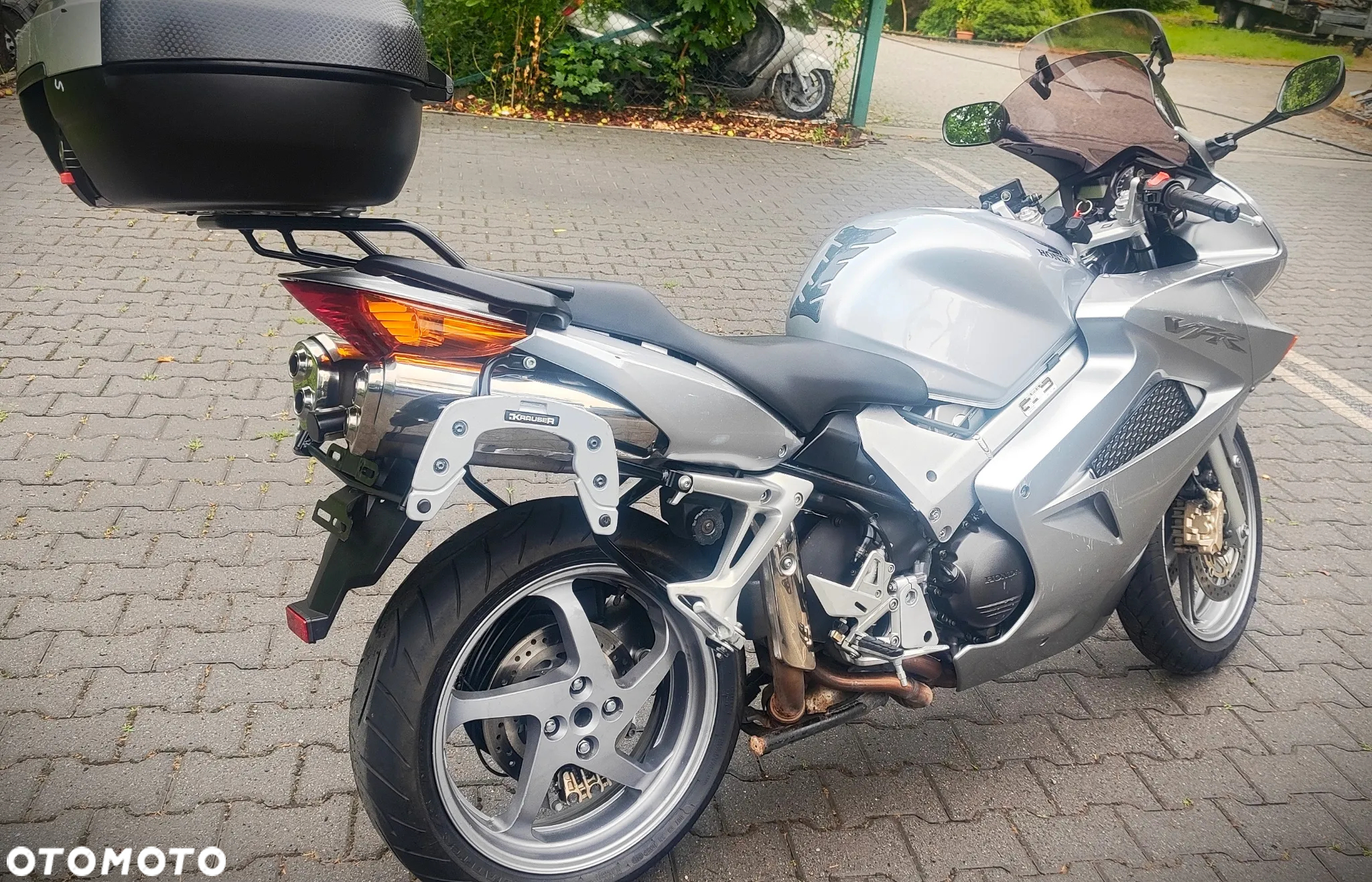Honda VFR - 10