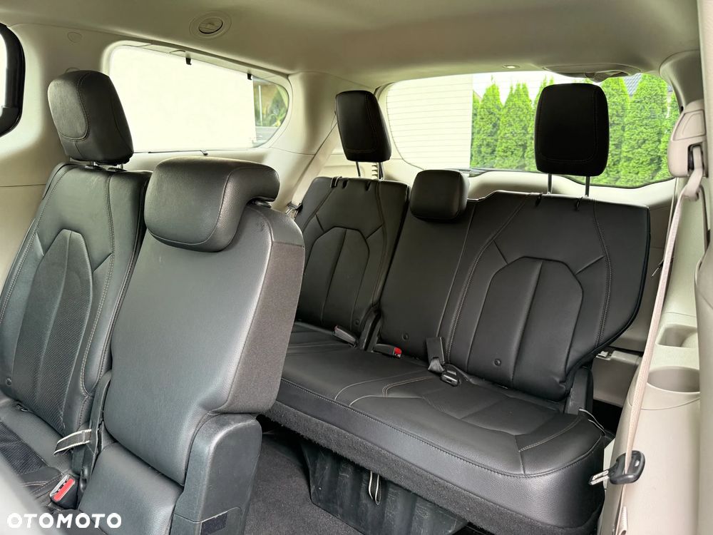 Chrysler Pacifica - 13
