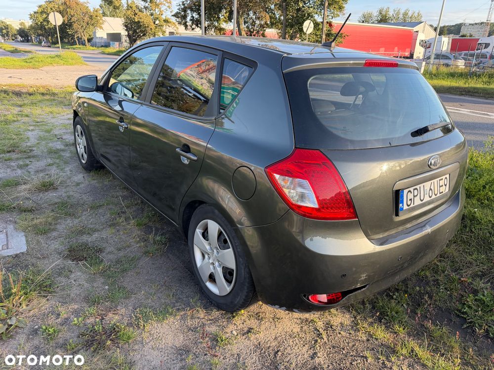Kia Ceed 1.4 Comfort + - 4