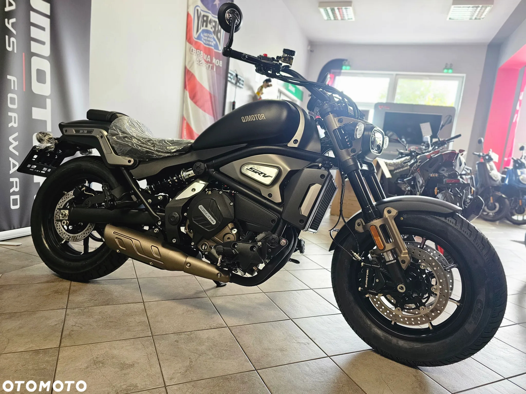 QJMOTOR SRV 700 - 3