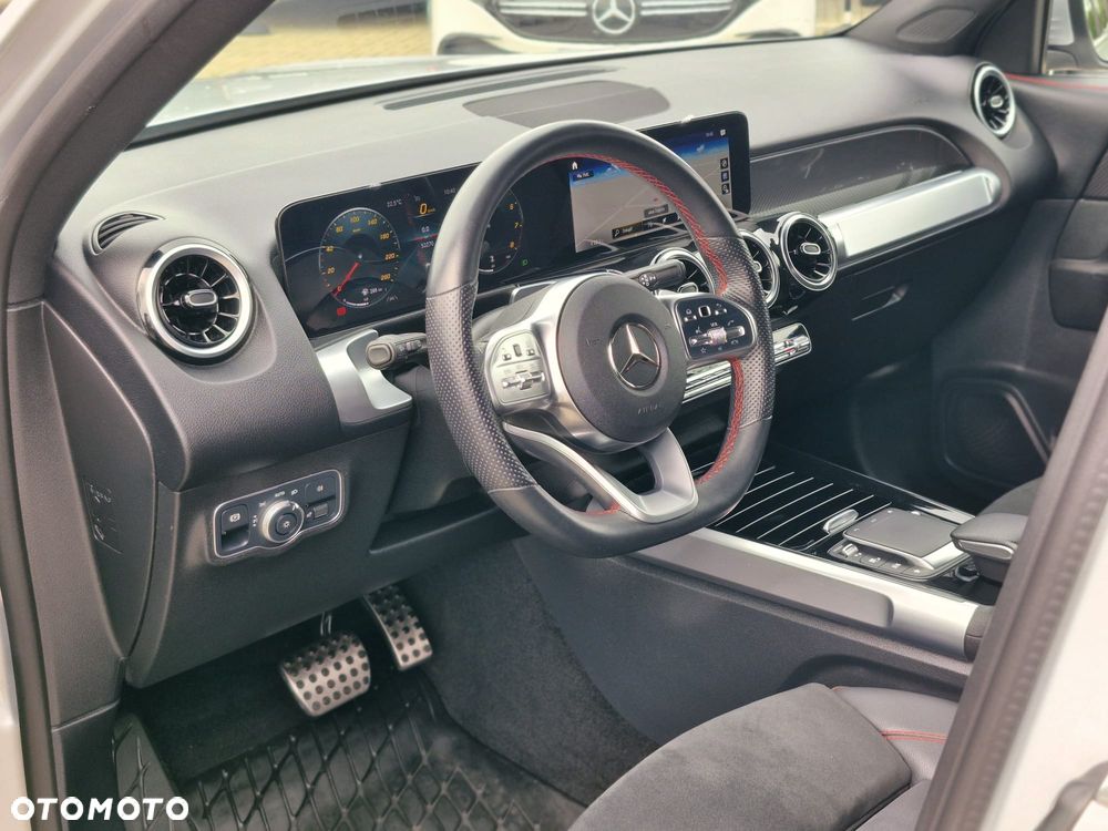 Mercedes-Benz GLB 200 4-Matic AMG Line 8G-DCT - 9