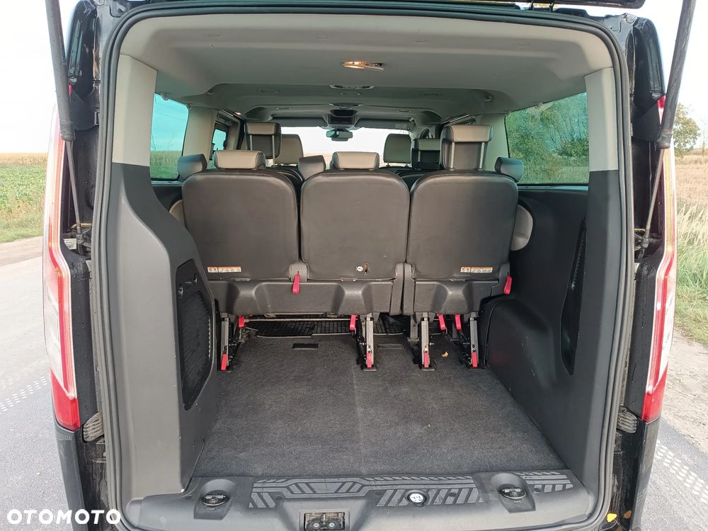 Ford Tourneo Custom - 8