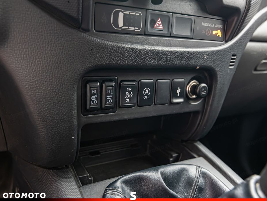 Mitsubishi L200 - 17