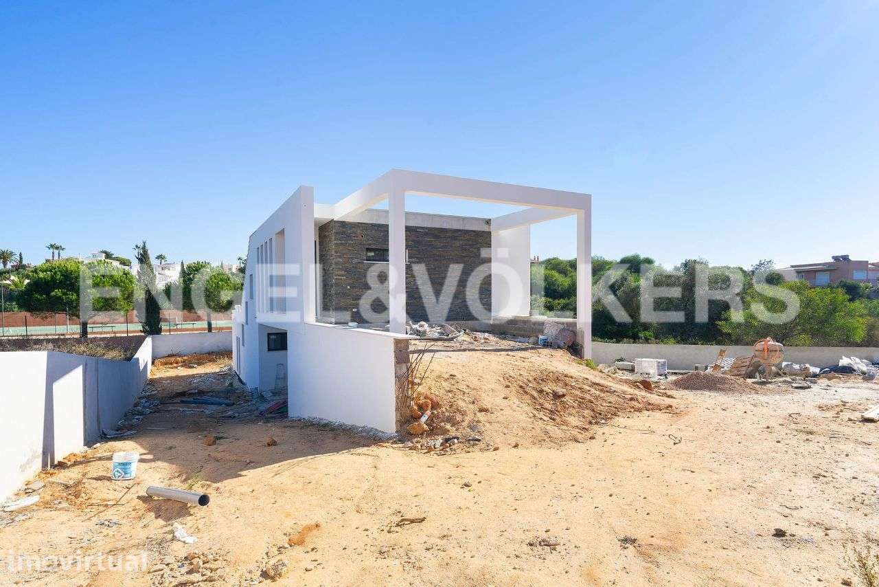 Moradia Contemporânea no Carvoeiro - Grande imagem: 2/8