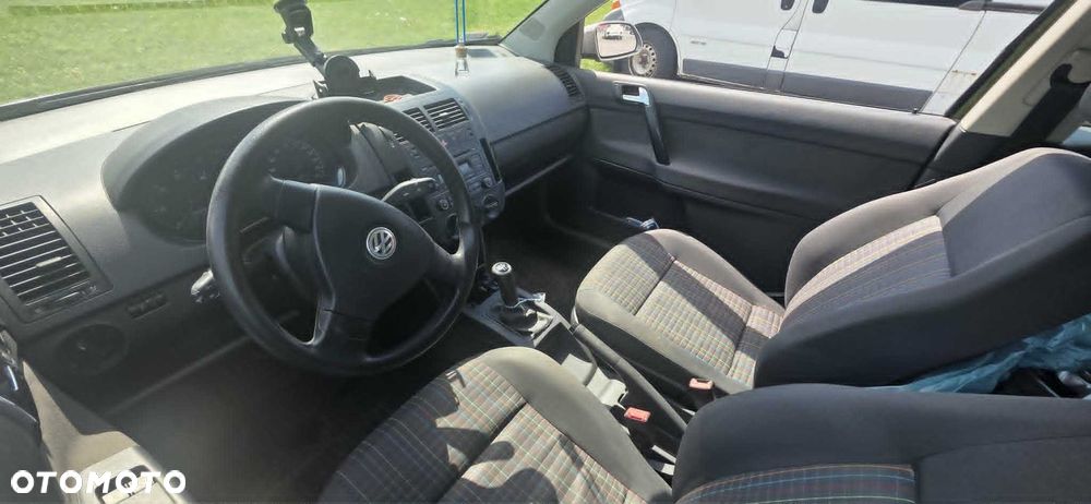 Volkswagen Polo - 2