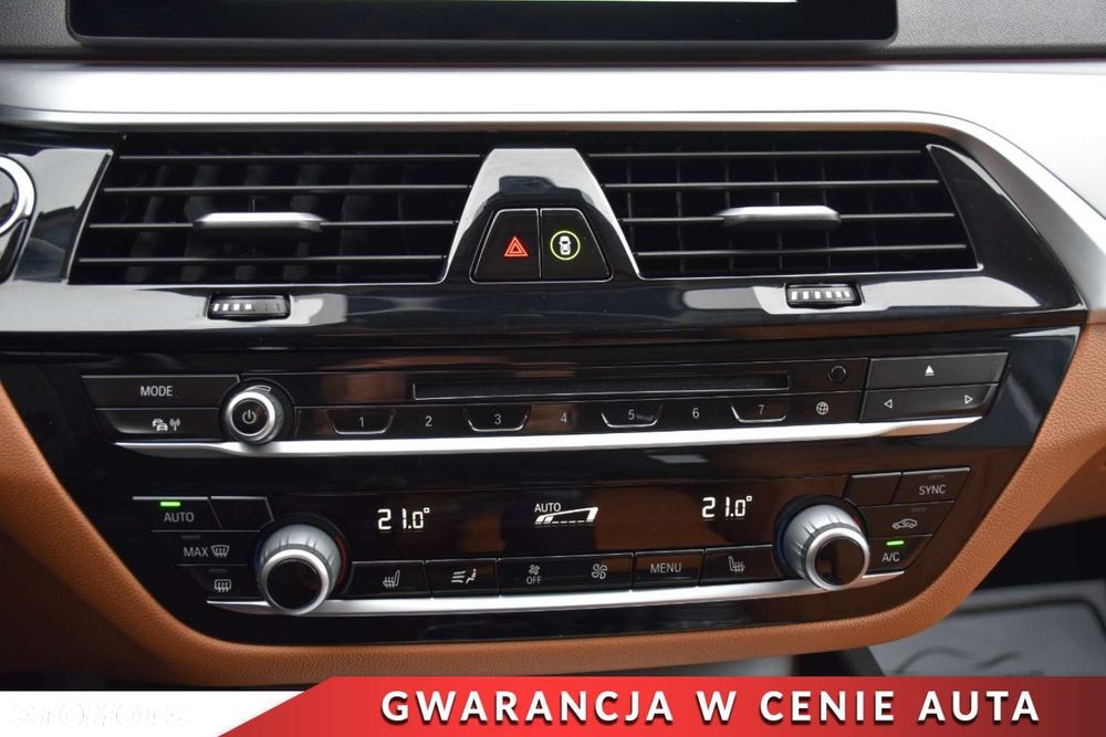 BMW Seria 5 520d xDrive Luxury Line sport - 16