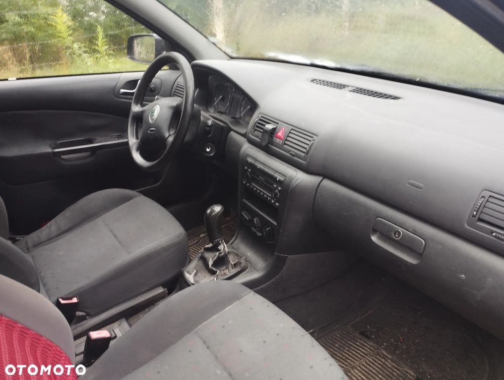 Skoda Octavia 1.6 Combi Classic - 5