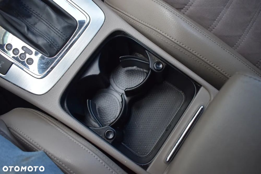 Volkswagen Passat - 27