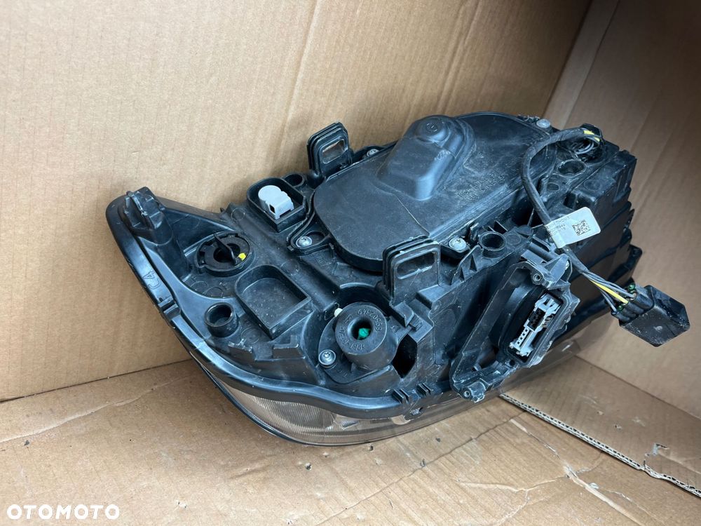 lampa lewa przednia volvo v60 s60 idealna - 9