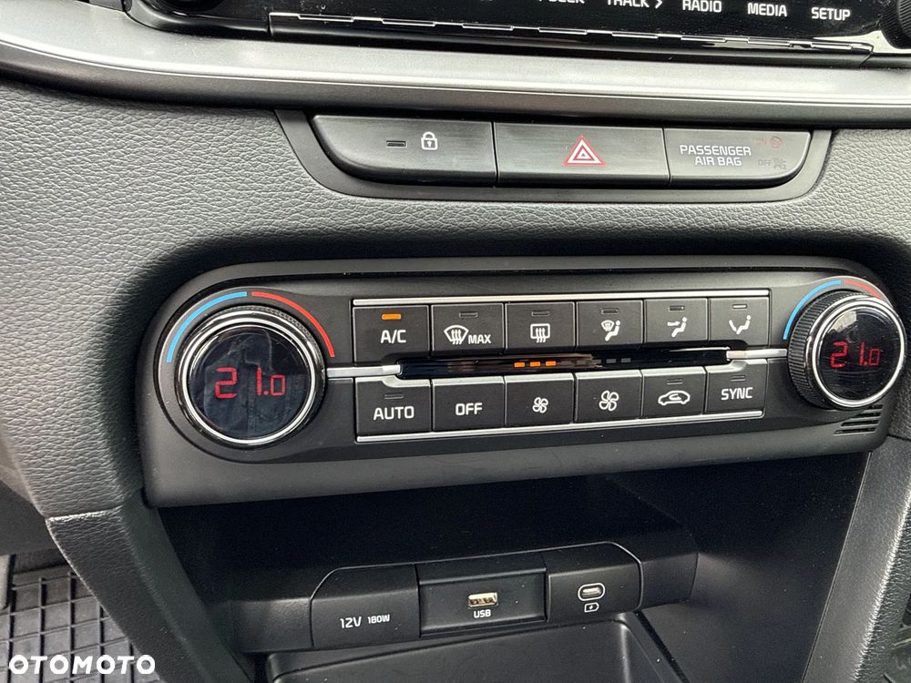 Kia XCeed 1.5 T-GDI M DCT - 24