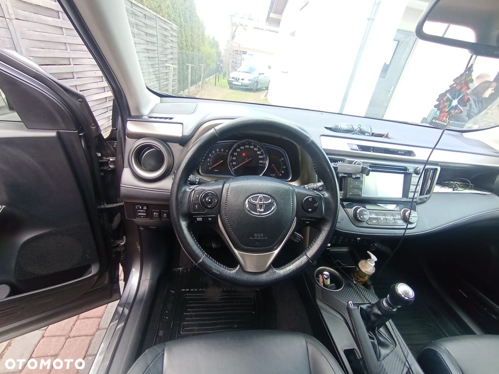 Toyota RAV4 2.0 D-4D Prestige - 32