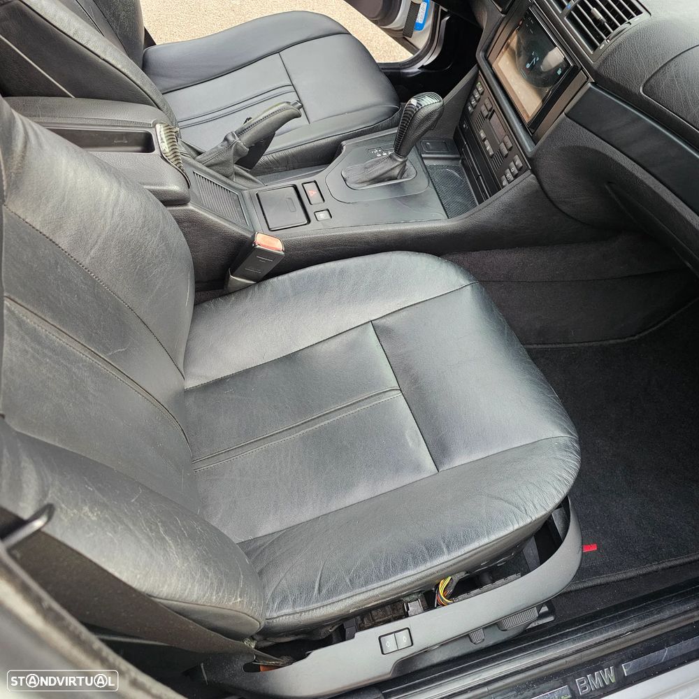 BMW 530 dA Touring - 40