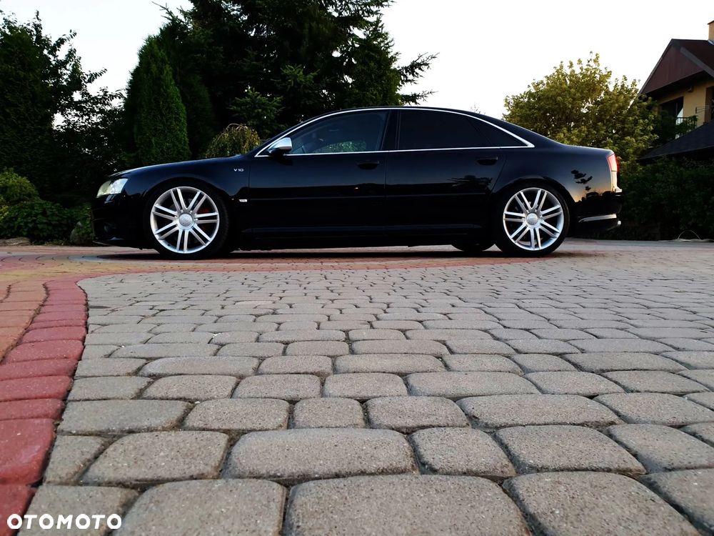 Audi S8 - 5