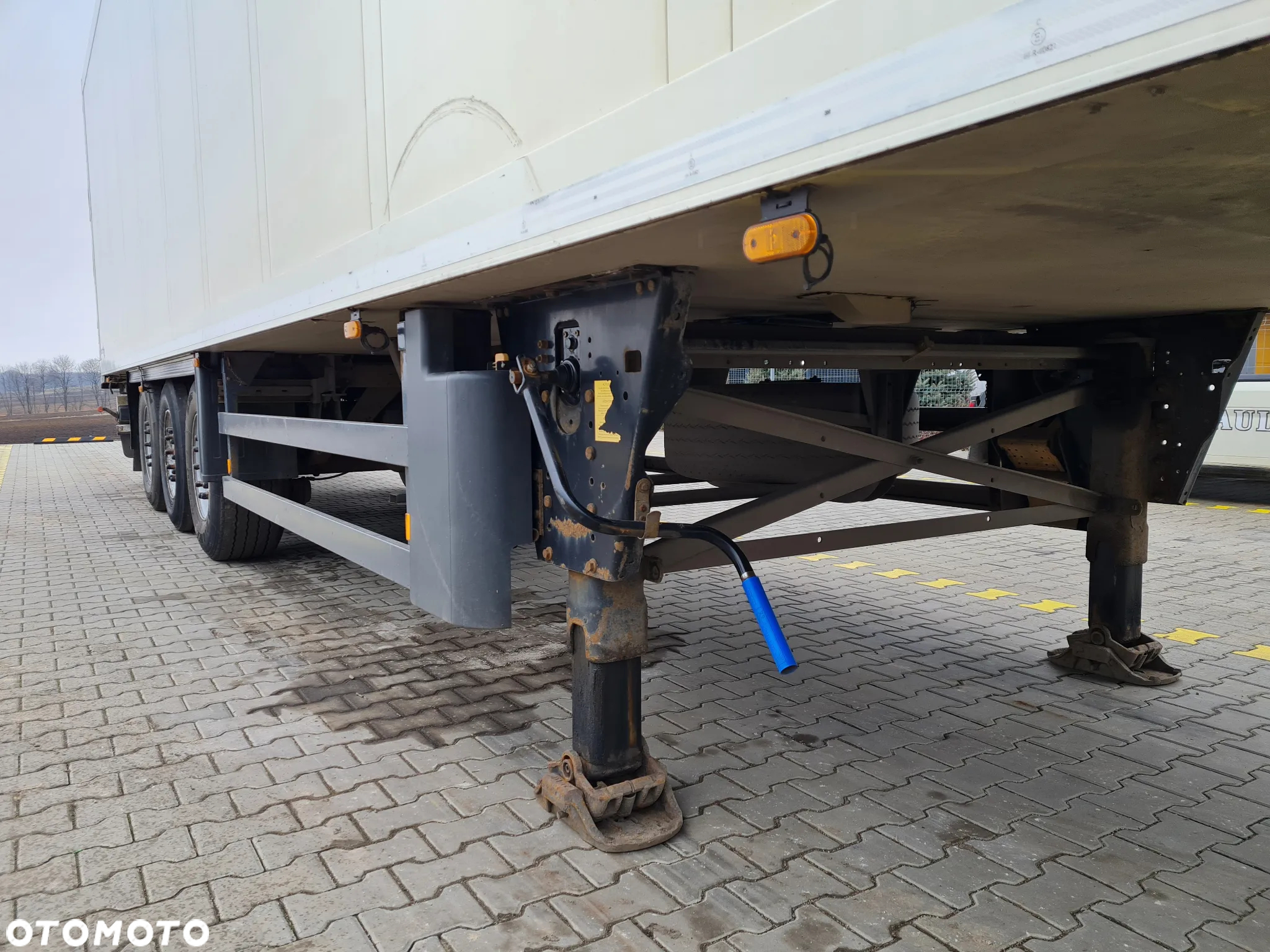 Schmitz Cargobull SKO24 - 17