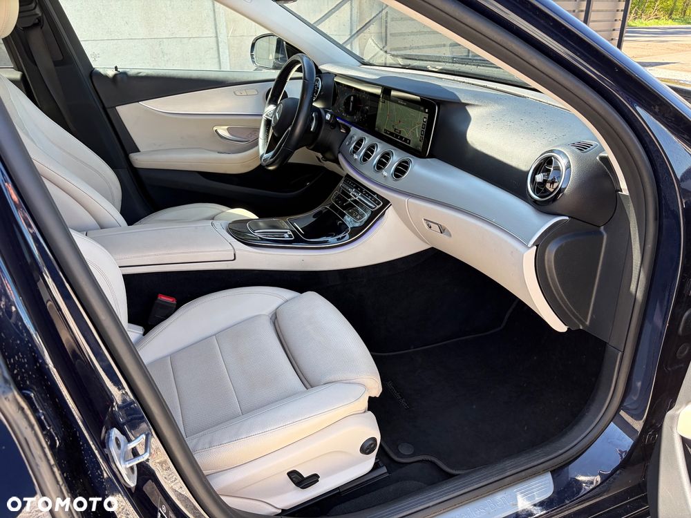 Mercedes-Benz Klasa E 220 d 9G-TRONIC - 23
