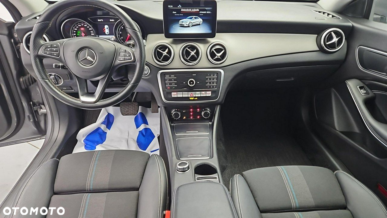 Mercedes-Benz CLA 180 7G-DCT Urban - 13