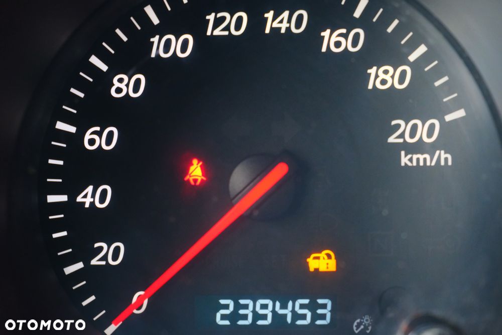 Suzuki Grand Vitara 2.0 De luxe - 11