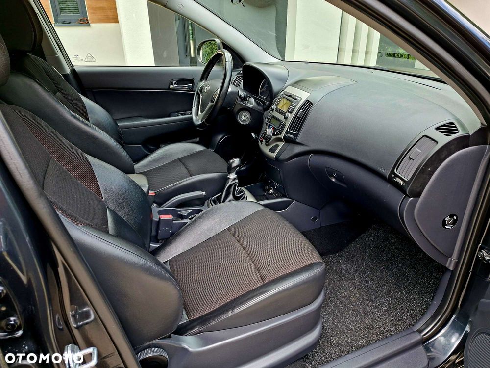 Hyundai i30 i30cw 1.6 CRDi FIFA WM Edition - 7