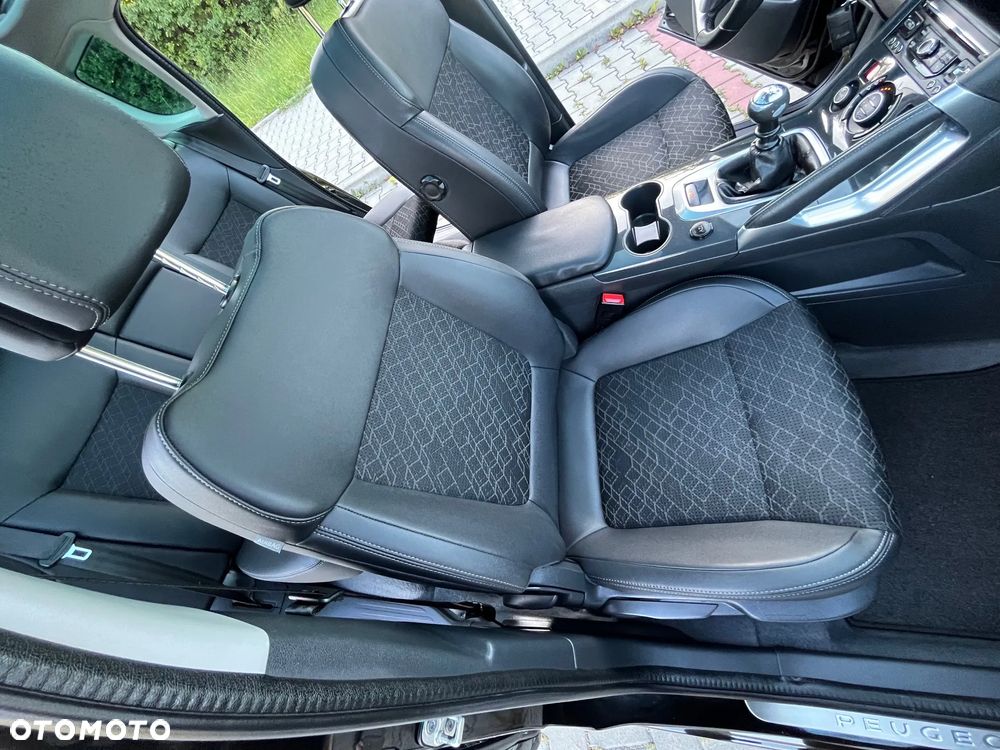 Peugeot 3008 HDi 115 Allure - 27