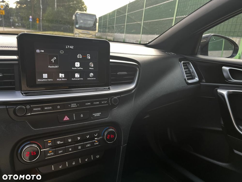 Kia Ceed - 24