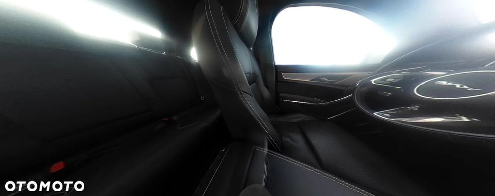 Jaguar XF P300 AWD R-Dynamic SE - 14