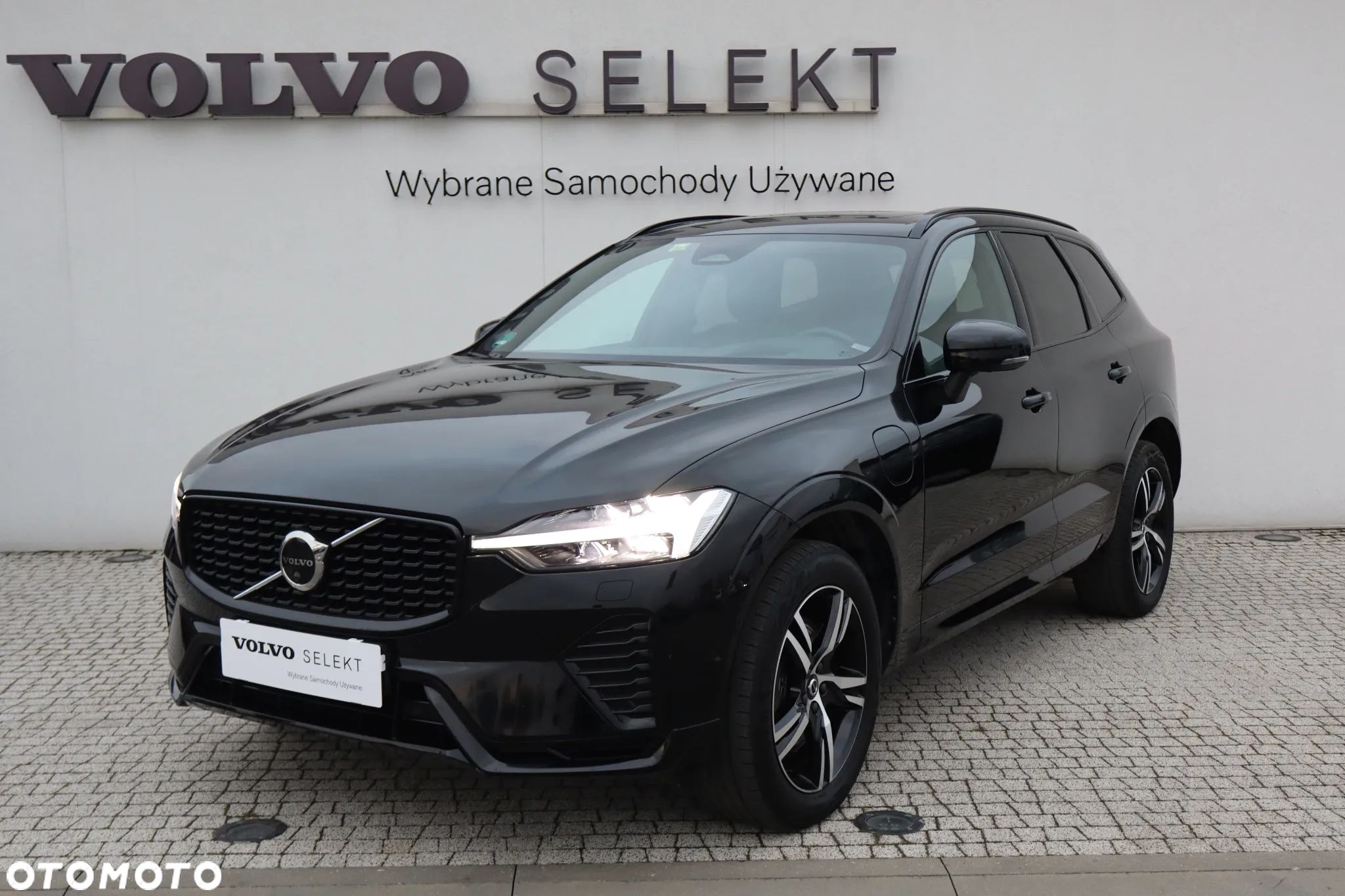 Volvo XC 60 T6 Plug-In Hybrid AWD Plus Dark - 1