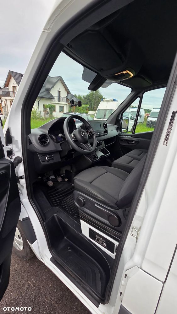 Mercedes-Benz Sprinter - 7