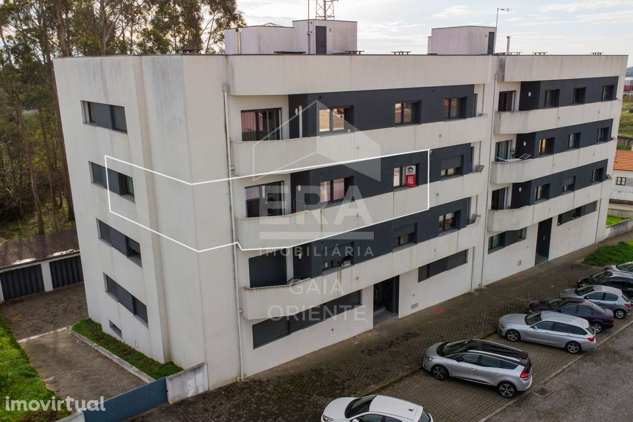 Apartamento T2 moderno com garagem em Grijó - Grande imagem: 3/29