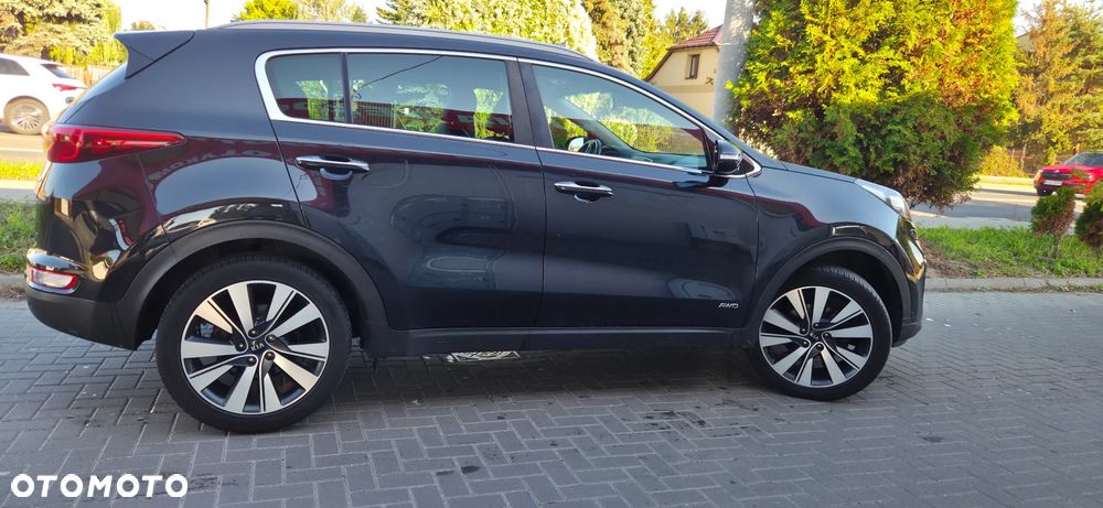Kia Sportage 2,0 CRDI AWD Dream-Team Edition - 18
