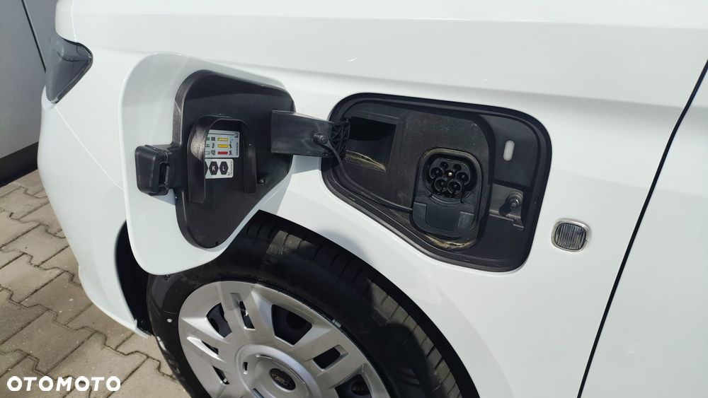 Ford Trasnsit Connect - 11
