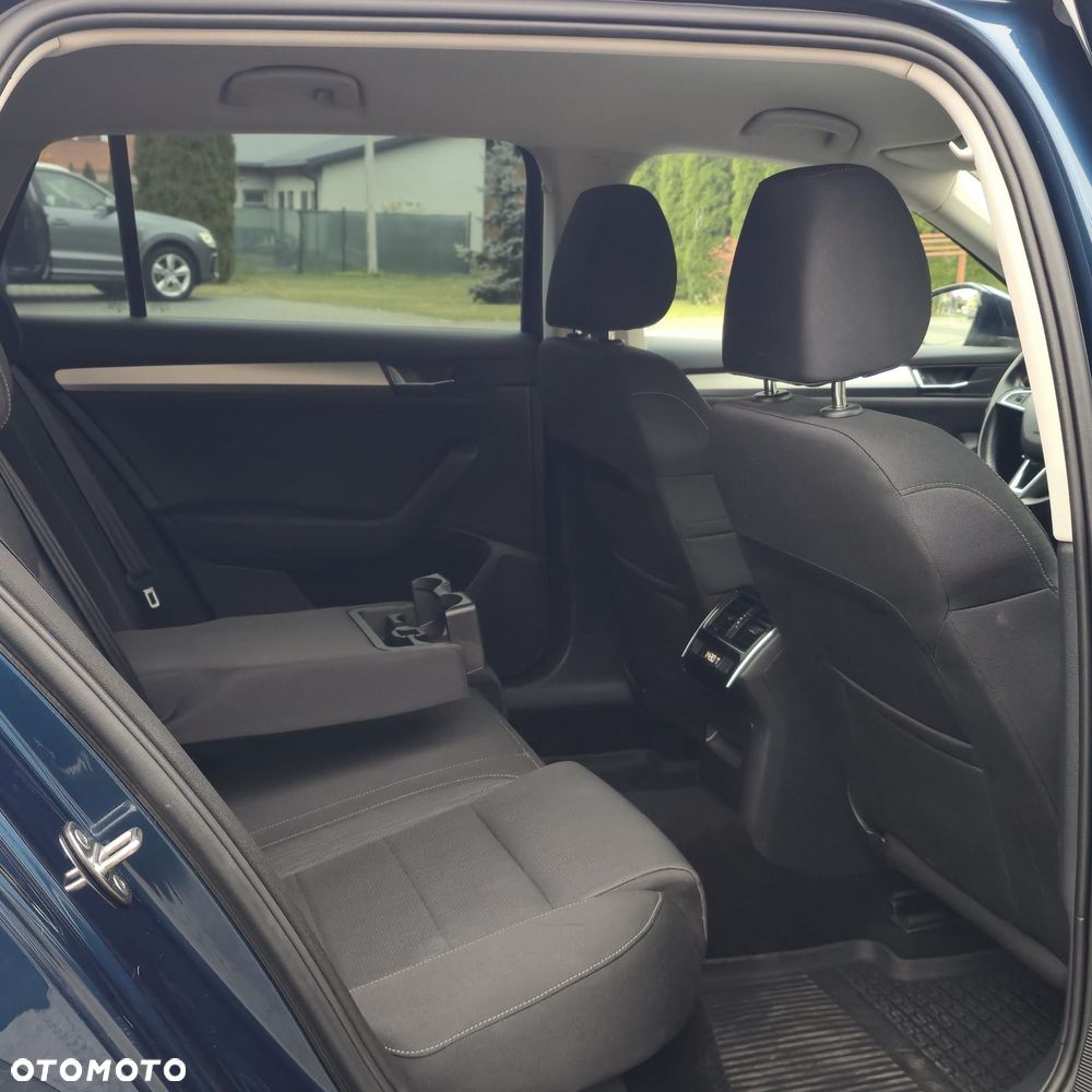 Skoda Superb 2.0 TDI DSG Style - 29