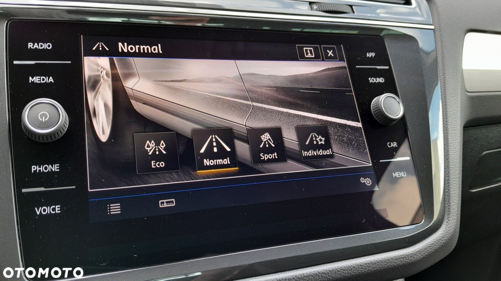 Volkswagen Tiguan 2.0 TDI BMT SCR 4Mot Comfortline - 22