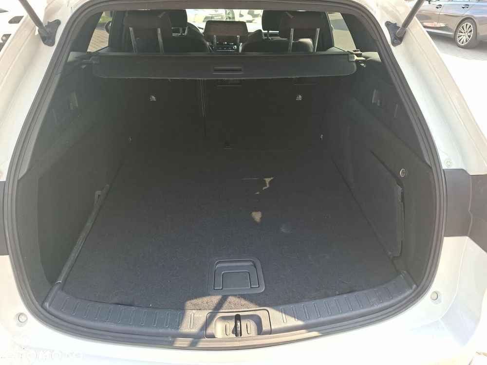 Toyota Corolla 2.0 Hybrid Trek - 18